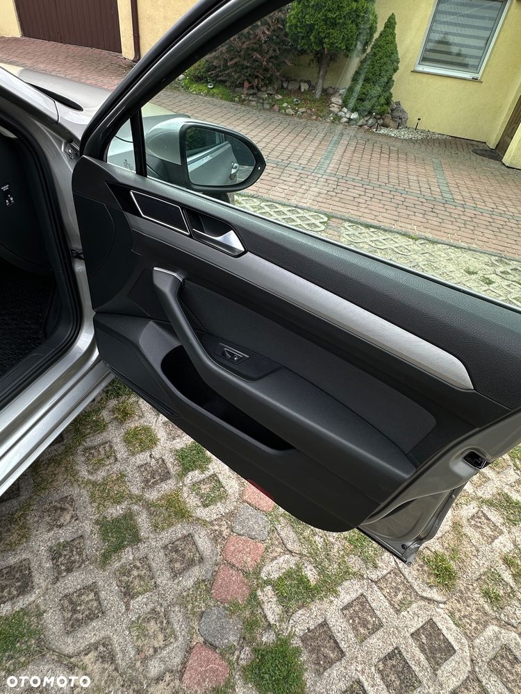 Volkswagen Passat 2.0 TDI SCR (BlueMotion Technology) 4Motion Comfortline - 15