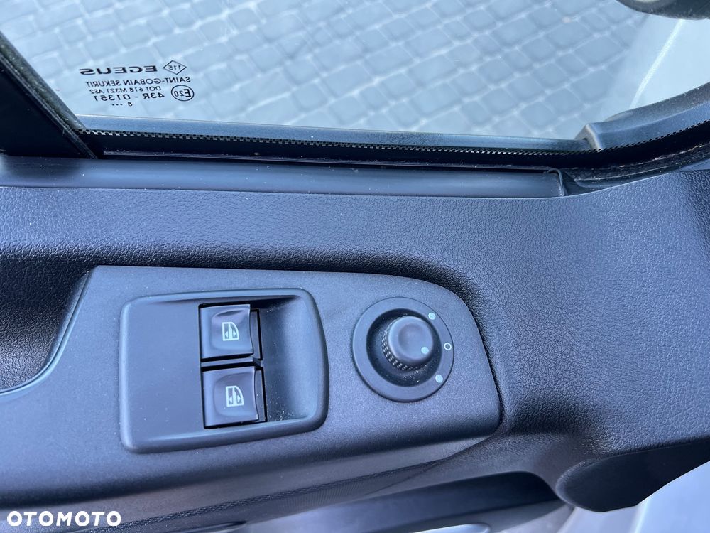 Opel Vivaro - 16