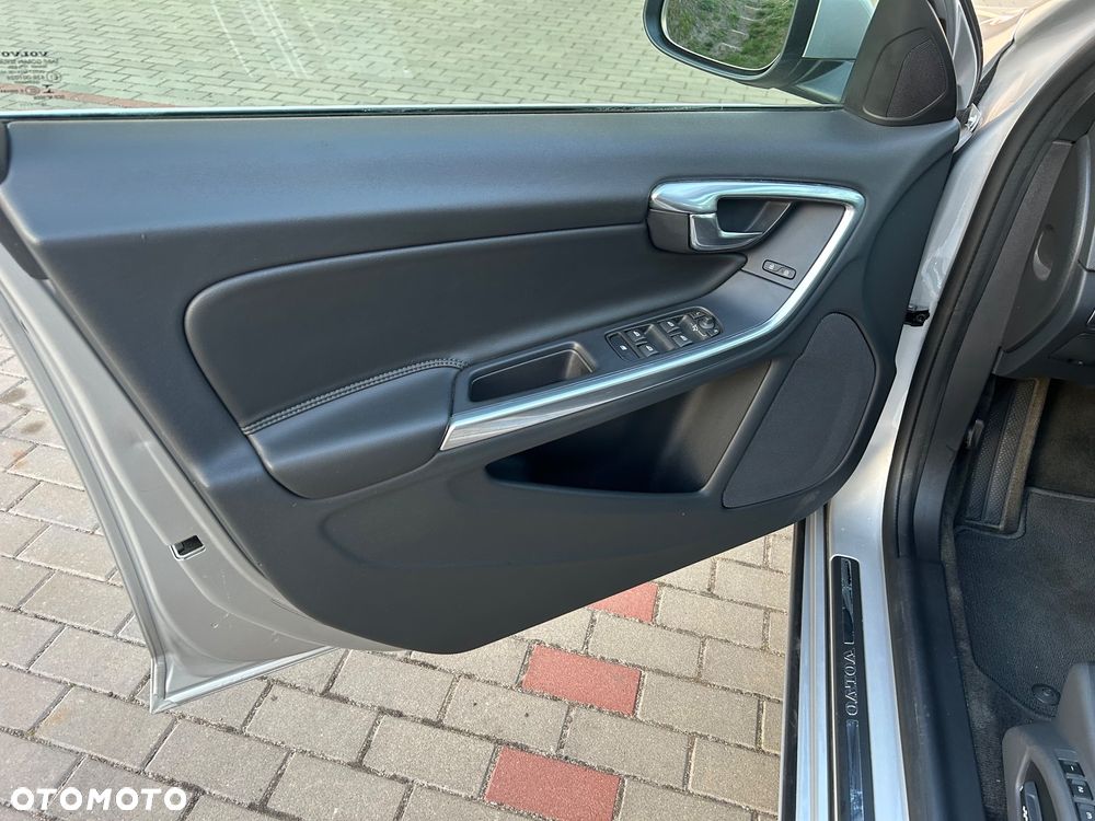 Volvo V60 D4 Drive-E Summum - 17