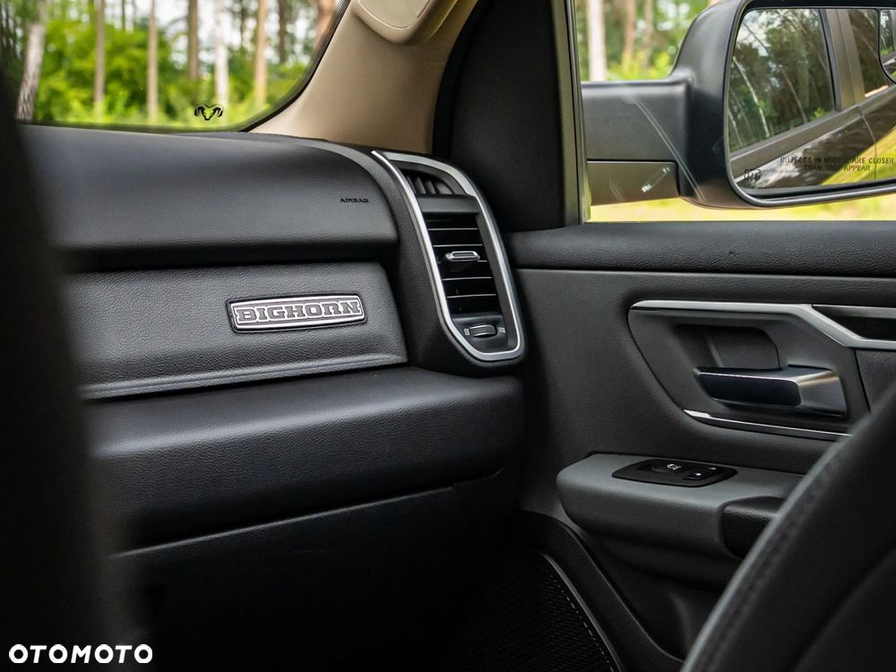 RAM 1500 5.7 Crew Cab Bighorn - 11