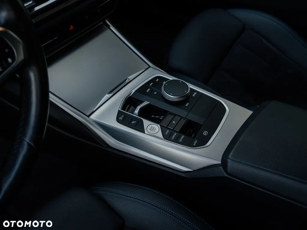 BMW Seria 3 320d xDrive M Sport - 10