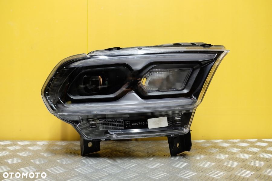 DODGE DURANGO LIFT 2021- REFLEKTOR LAMPA PRAWA CZARNA LED USA - 1