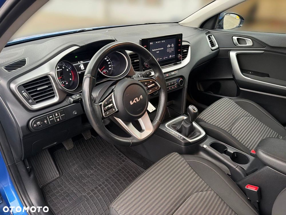 Kia Ceed - 10
