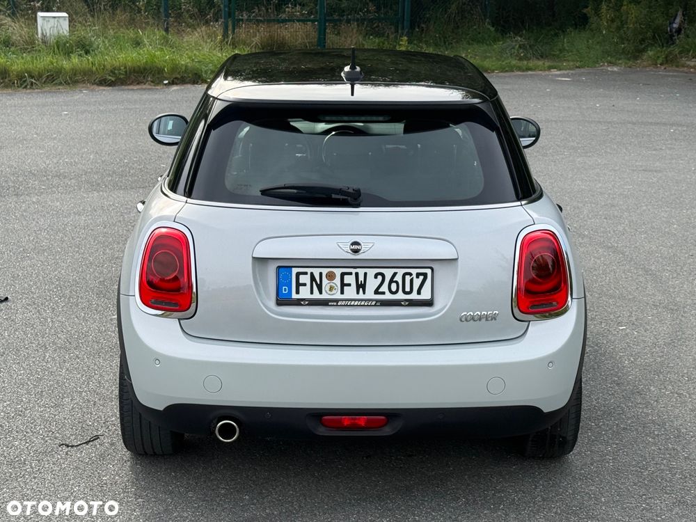 MINI Cooper Essential Trim - 8