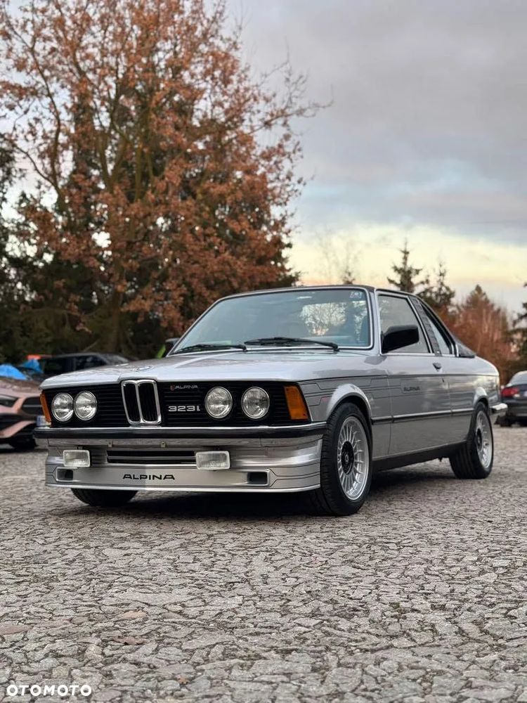 BMW Seria 3 323i - 2