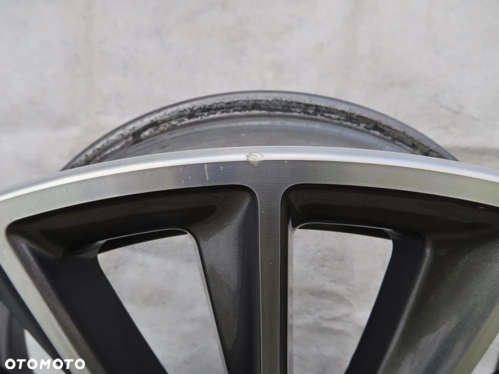 W37 Felga Mercedes A2064011900 7,5x19et40 Idealna szara - 5