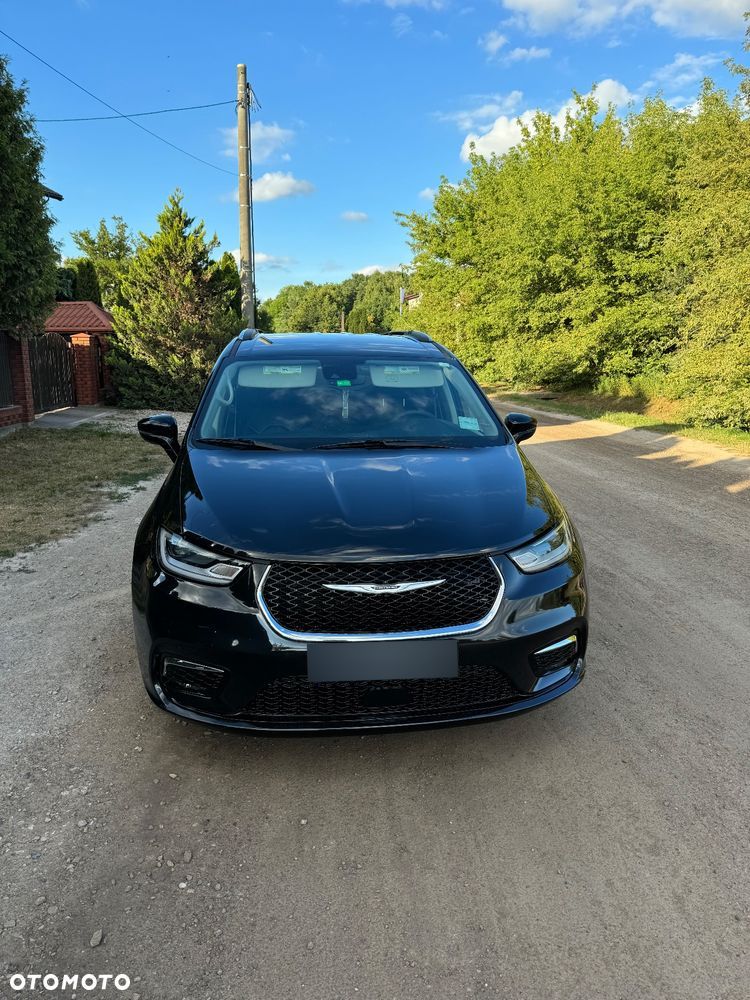 Chrysler Pacifica - 33