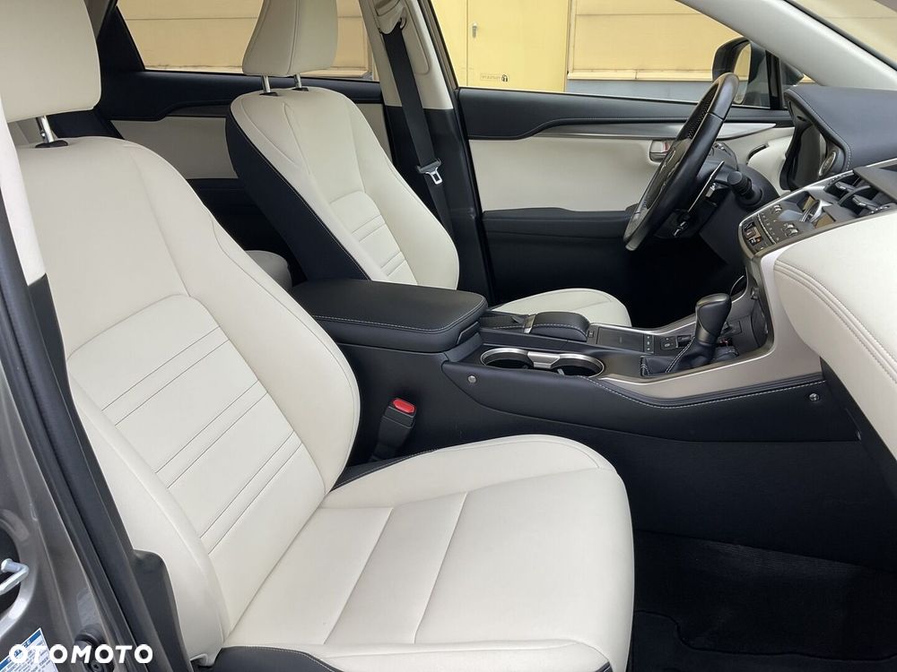 Lexus NX 300 F Impression AWD - 11