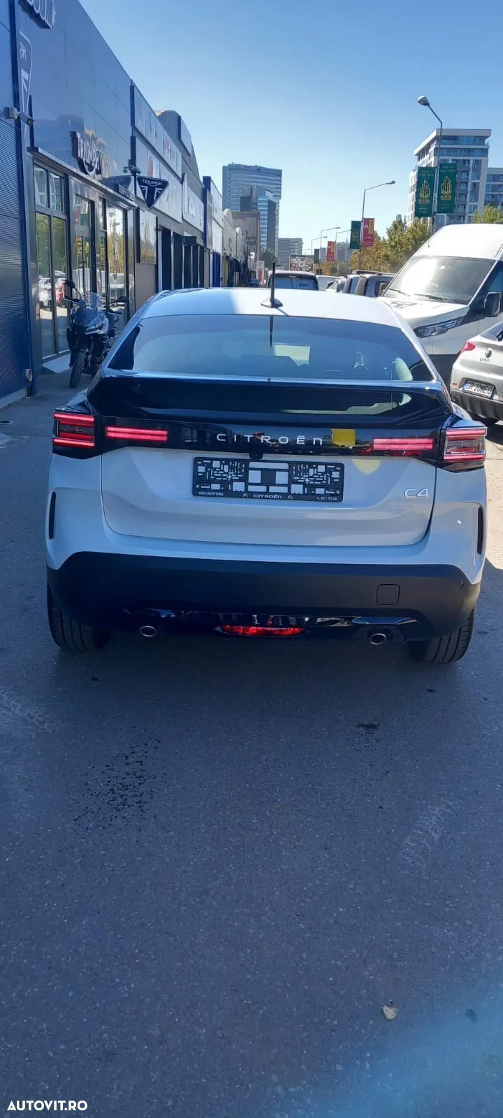 Citroën C4 1.2 eDCT6 MHEV PLUS - 8
