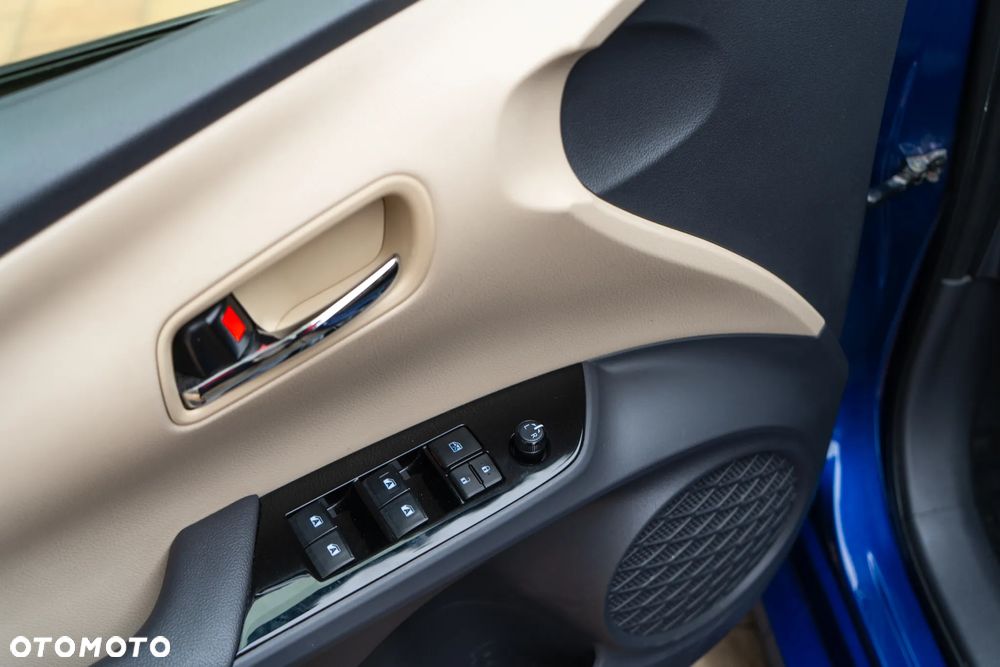 Toyota Prius 1.8 HSD Premium - 20