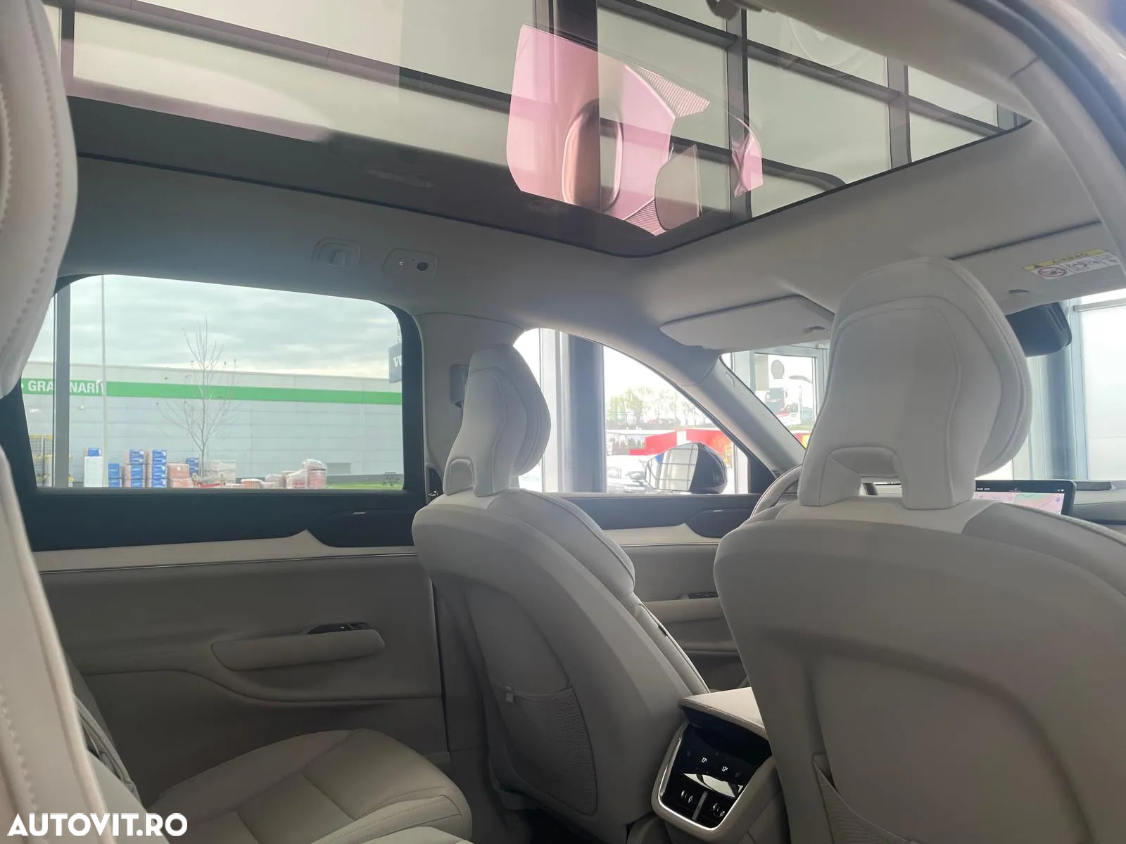 Volvo EX90 - 17