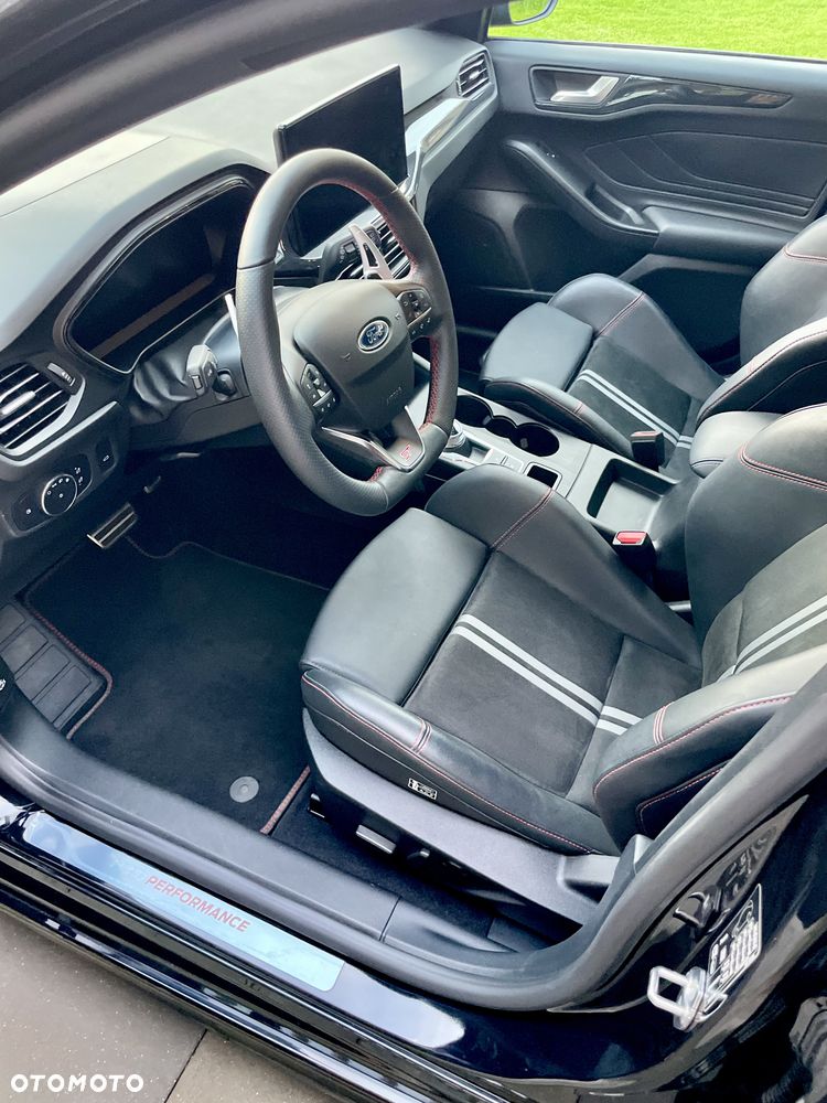 Ford Focus 2.3 EcoBoost ST X - 11