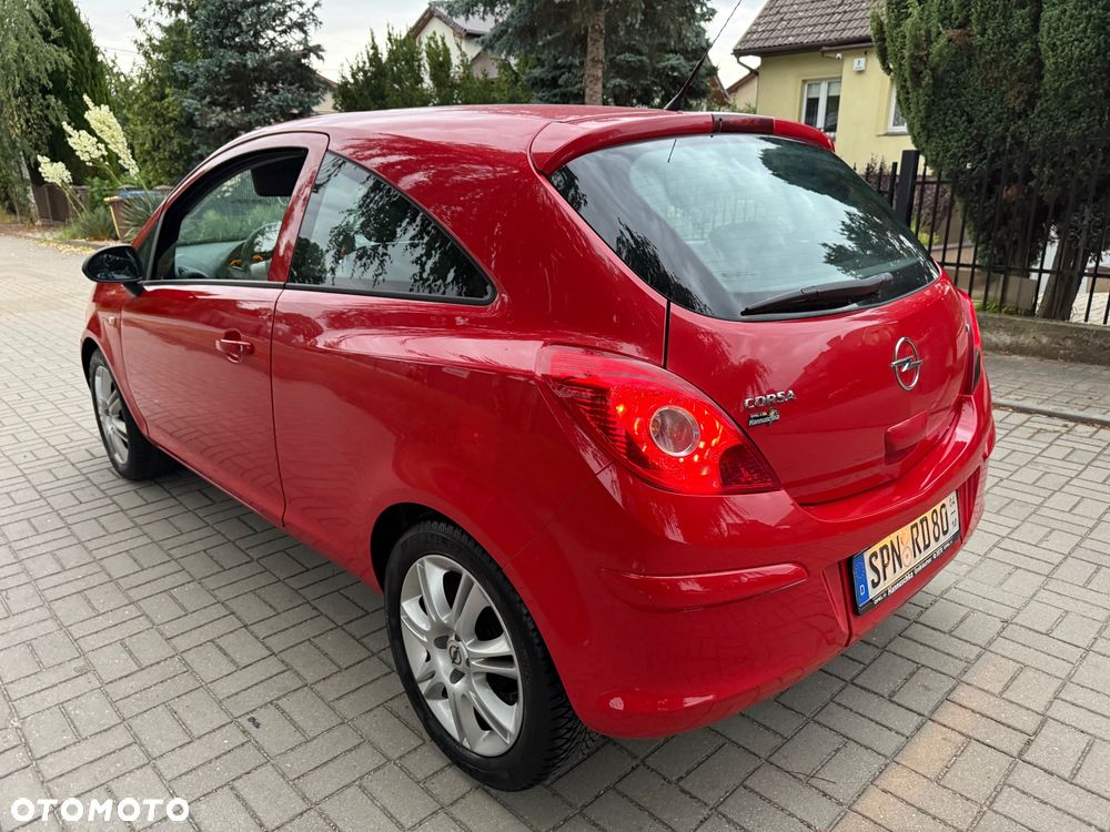 Opel Corsa 1.2 16V Edition - 4