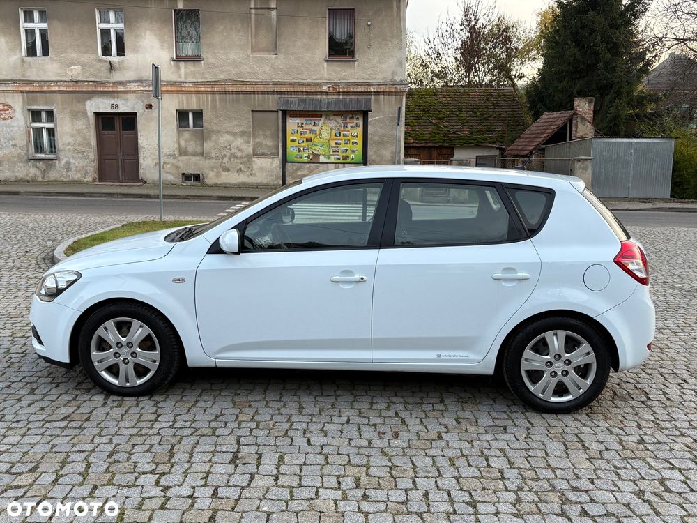 Kia Ceed 1.6 CRDi 90 Spirit - 8