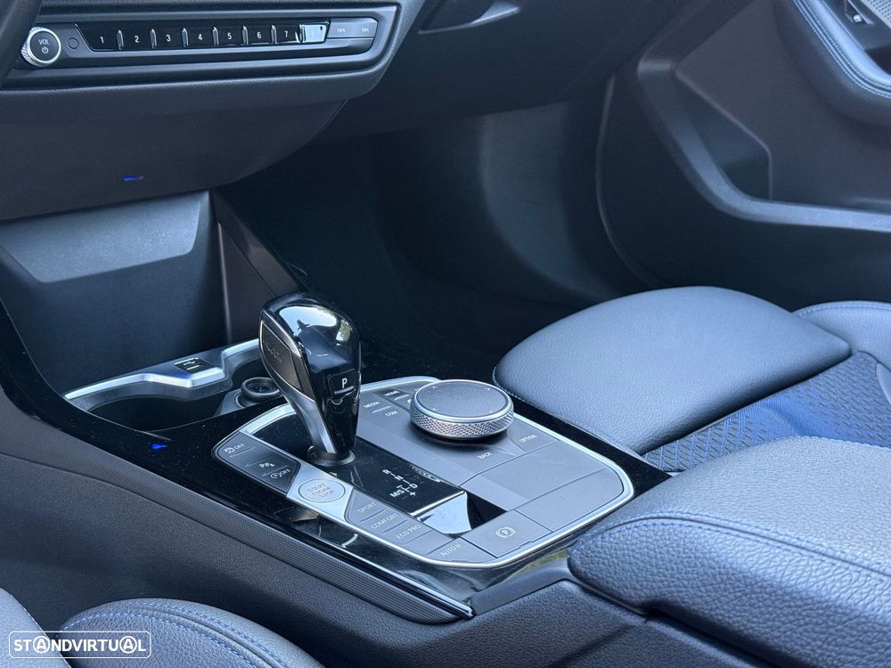 BMW 118 i Pack Desportivo M Auto - 41