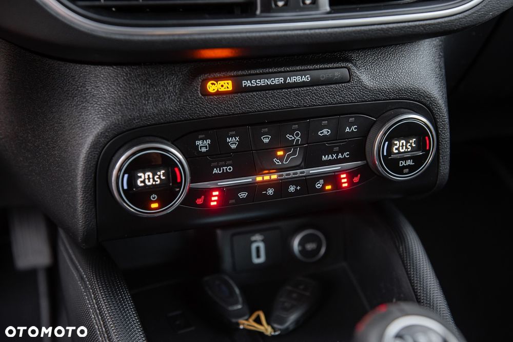 Ford Focus SW - 22