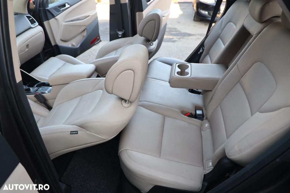 Hyundai Tucson 2.0 CRDI 4WD Automatik Advantage - 25