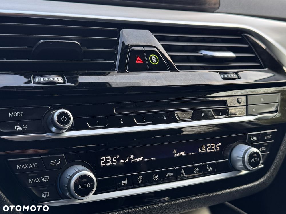 BMW Seria 5 520d xDrive Touring Sport Line - 29