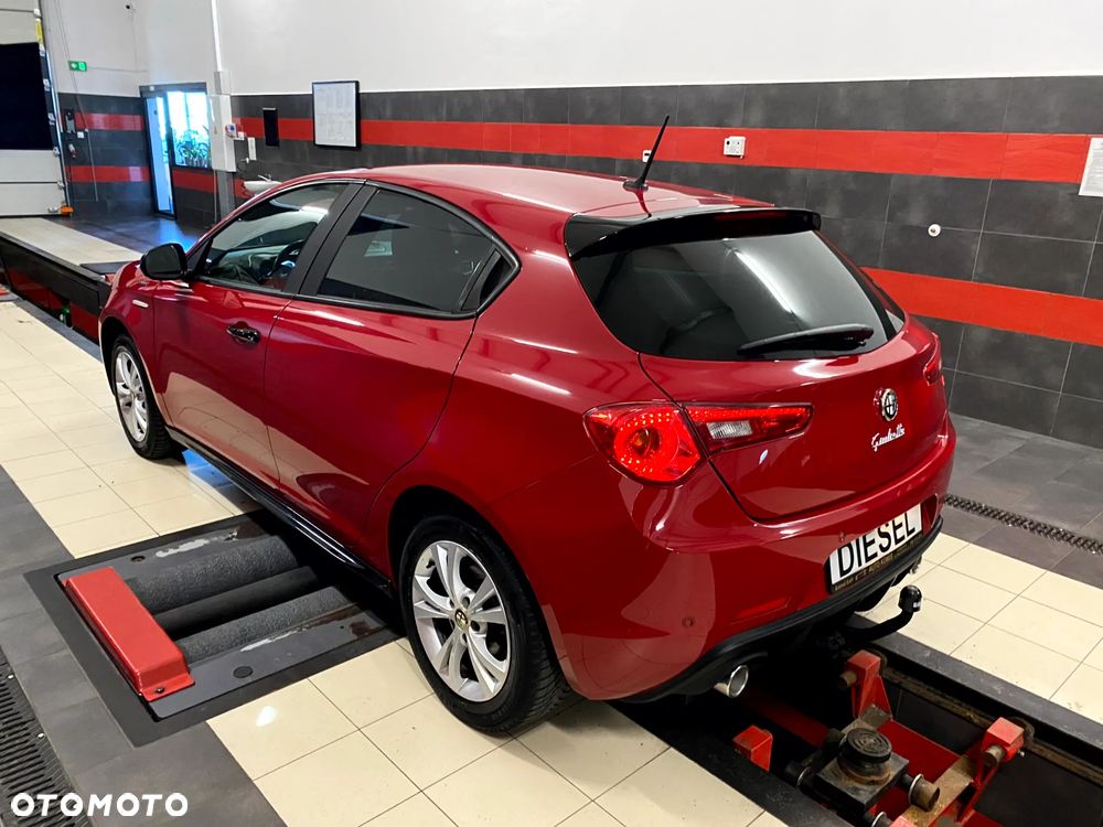 Alfa Romeo Giulietta 2.0 JTDM Exclusive - 10