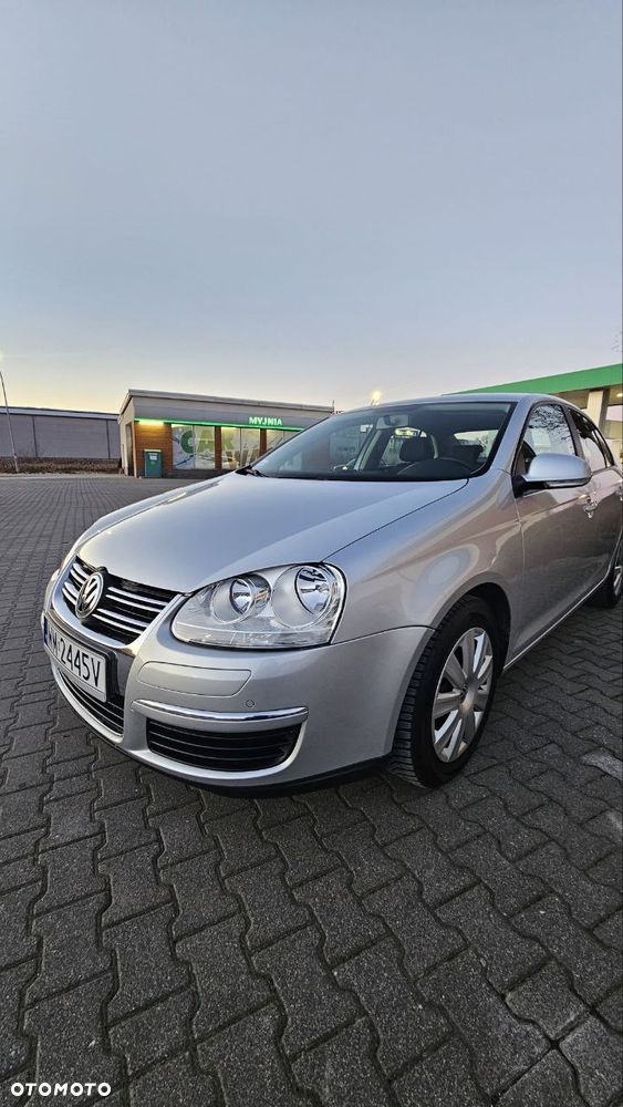 Volkswagen Jetta - 35