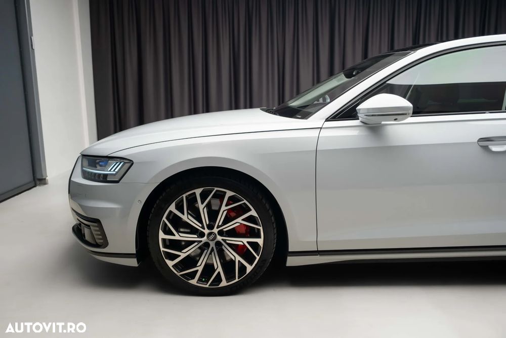 Audi A8 - 7