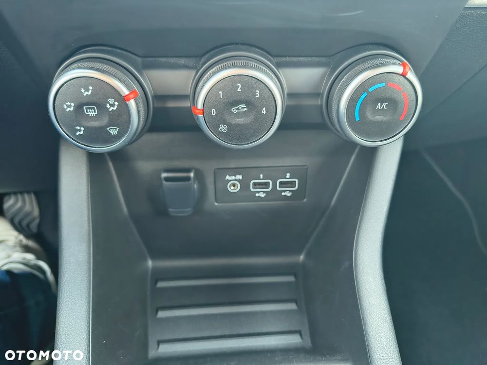 Renault Clio BLUE dCi 100 EVOLUTION - 19