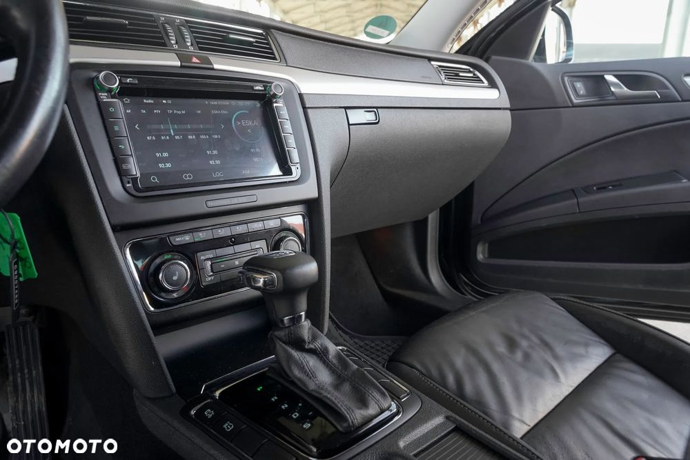 Skoda Superb 2.0 TDI DSG FAMILY - 37