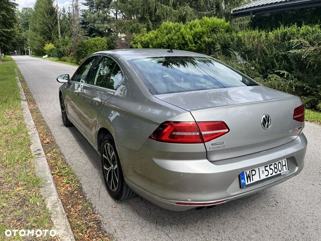 Volkswagen Passat 2.0 TDI BMT 4Mot Highline DSG - 11