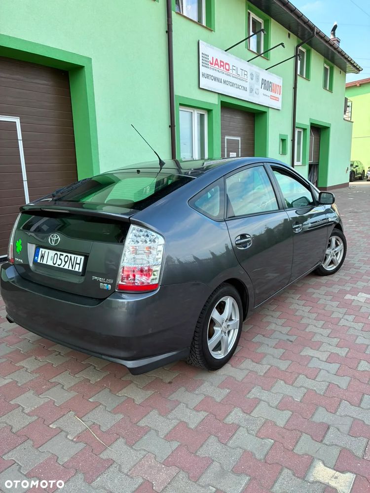 Toyota Prius 1.5 VVT-i Prestige - 1