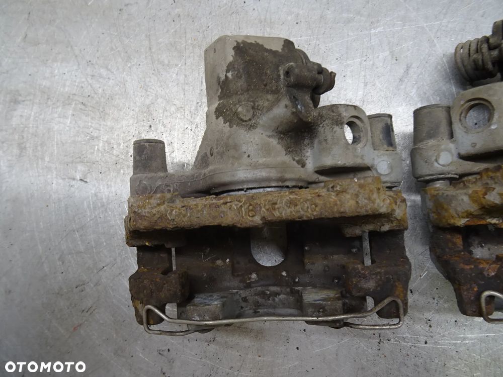 VOLVO V50 2.0TDCI ZACISK HAMULCOWY TYŁ PRAWY LEWY - 14