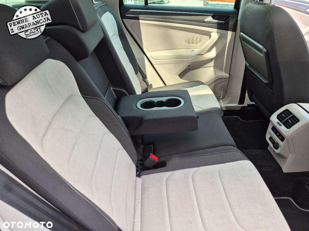Volkswagen Tiguan - 32