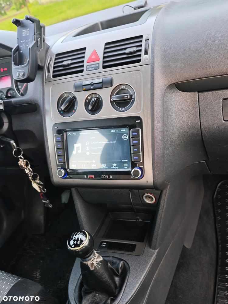 Volkswagen Touran 1.9 TDI Conceptline - 8