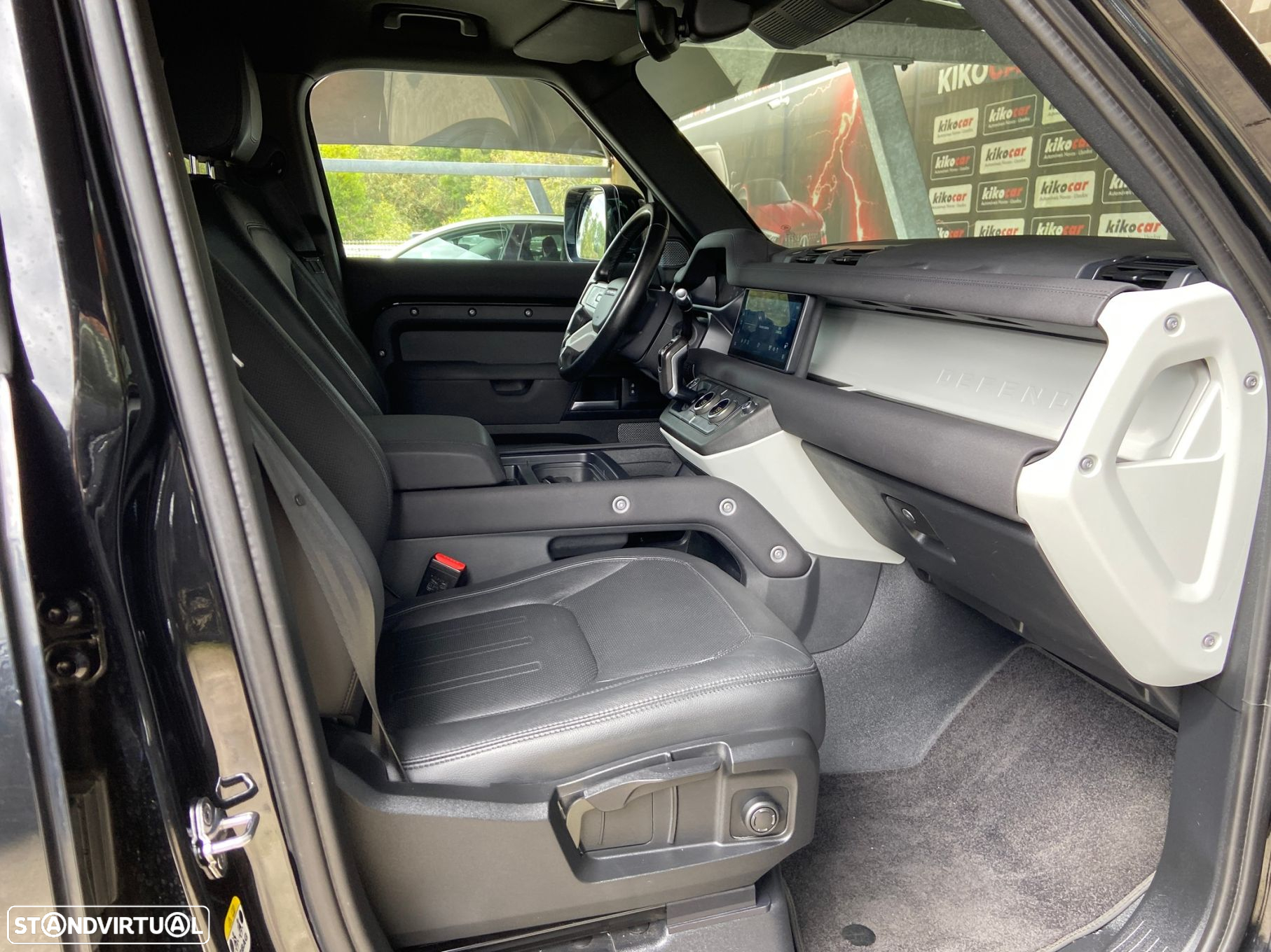 Land Rover Defender 2.0 P400e 110 AWD SE - 46