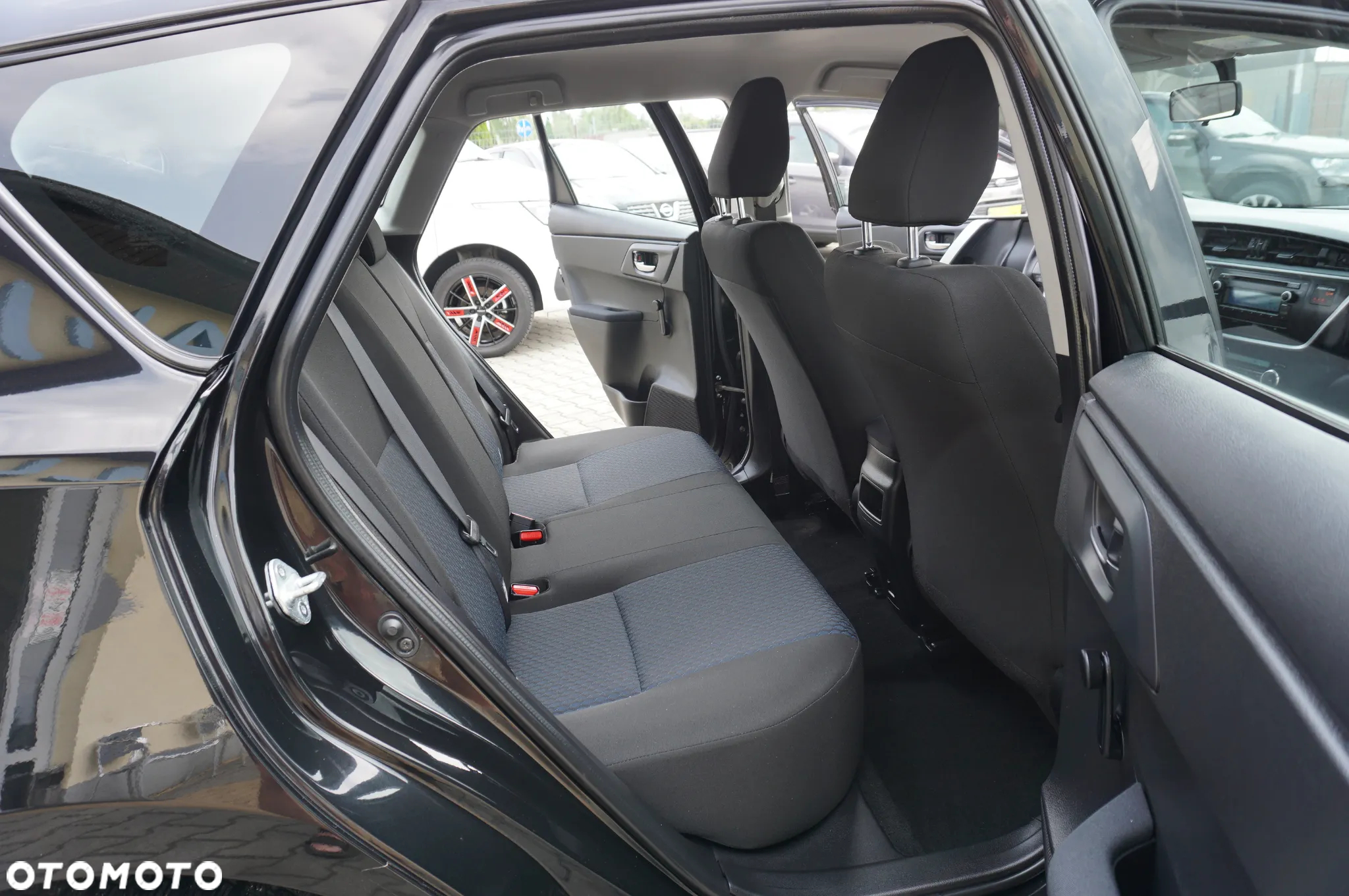 Toyota Auris 1.33 Dual-VVT-i Edition - 29