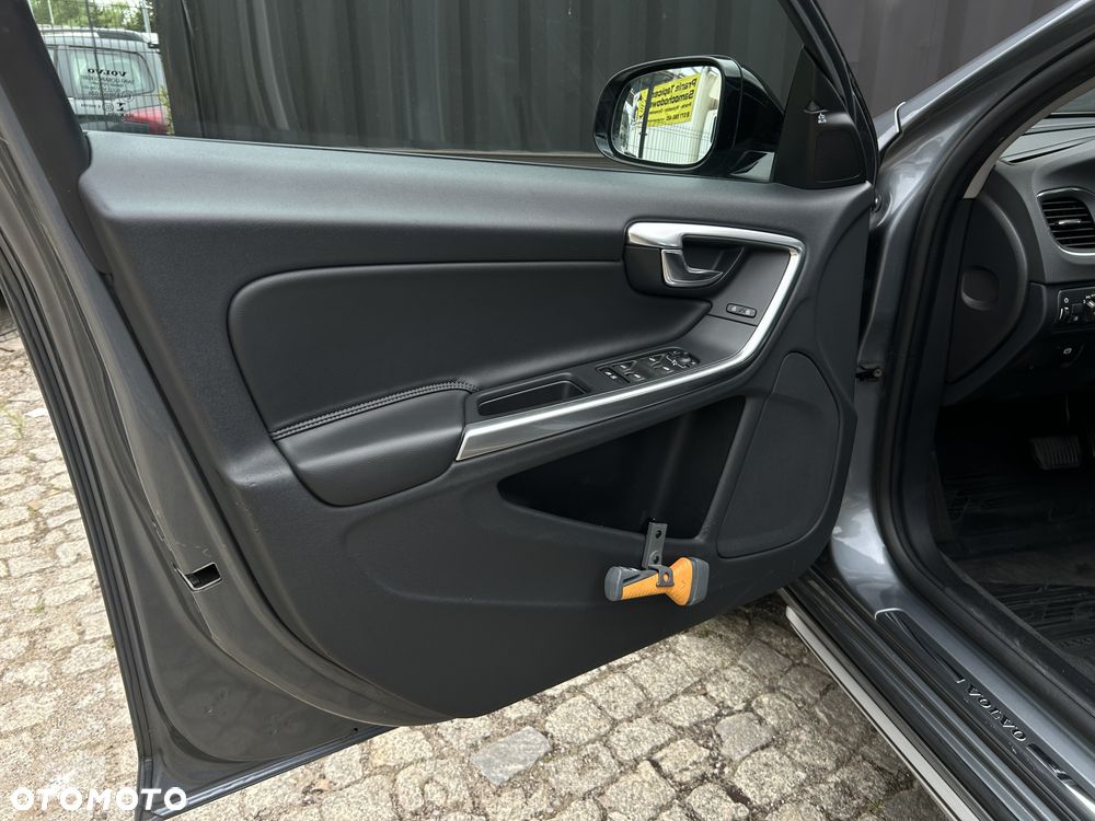 Volvo V40 Cross Country D3 Geartronic Momentum - 16