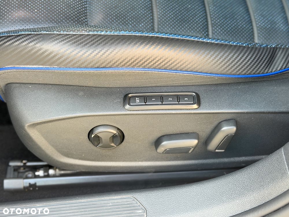 Volkswagen Golf 2.0 TSI 4Motion R DSG - 32