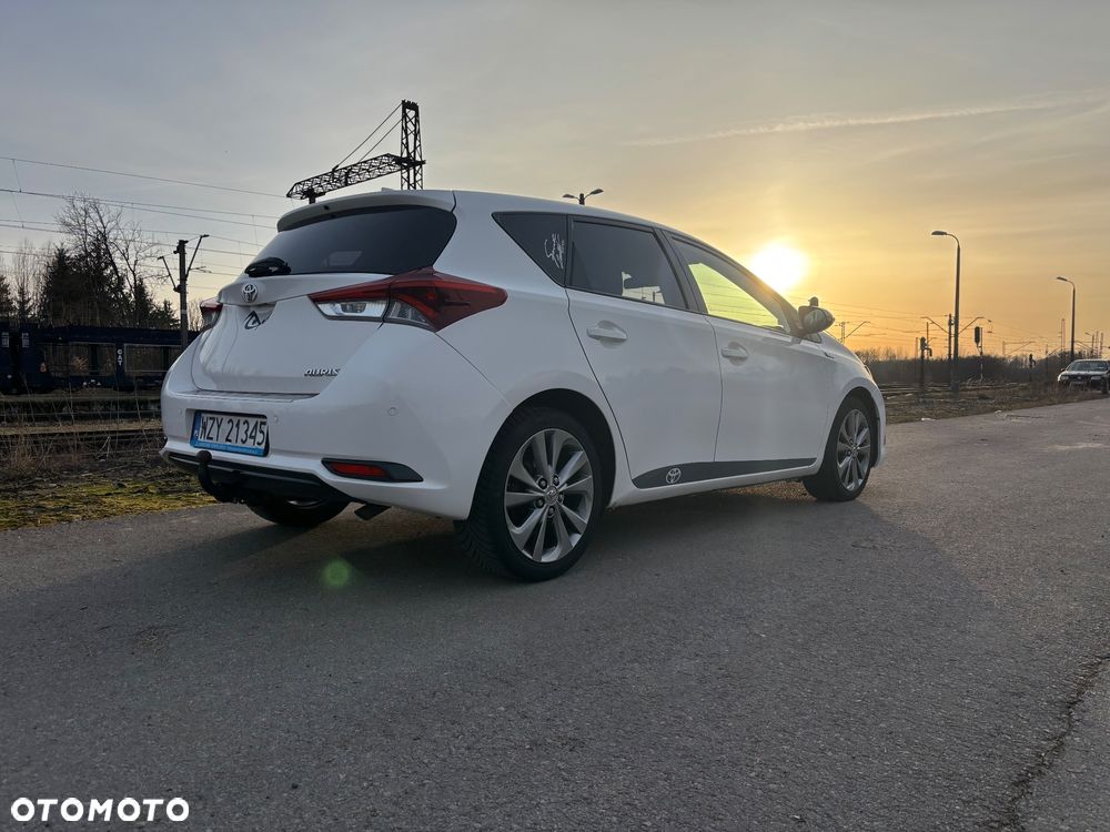 Toyota Auris 1.4 D-4D Dynamic - 11