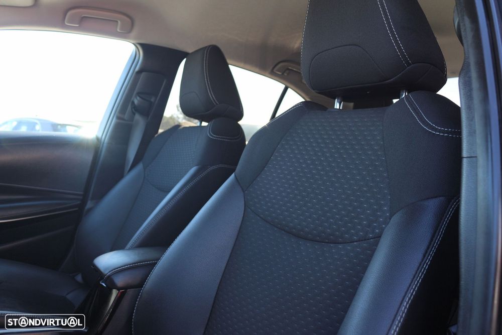 Toyota Corolla SD 1.8 Hybrid Luxury - 38