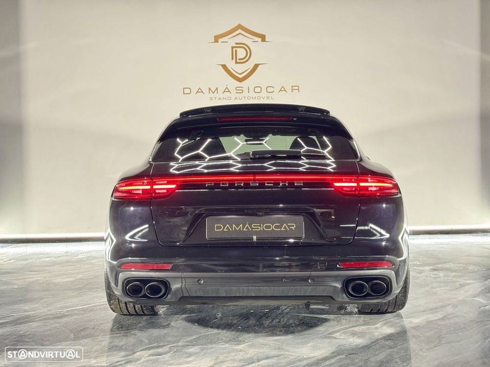 Porsche Panamera Sport Turismo 4 - 6