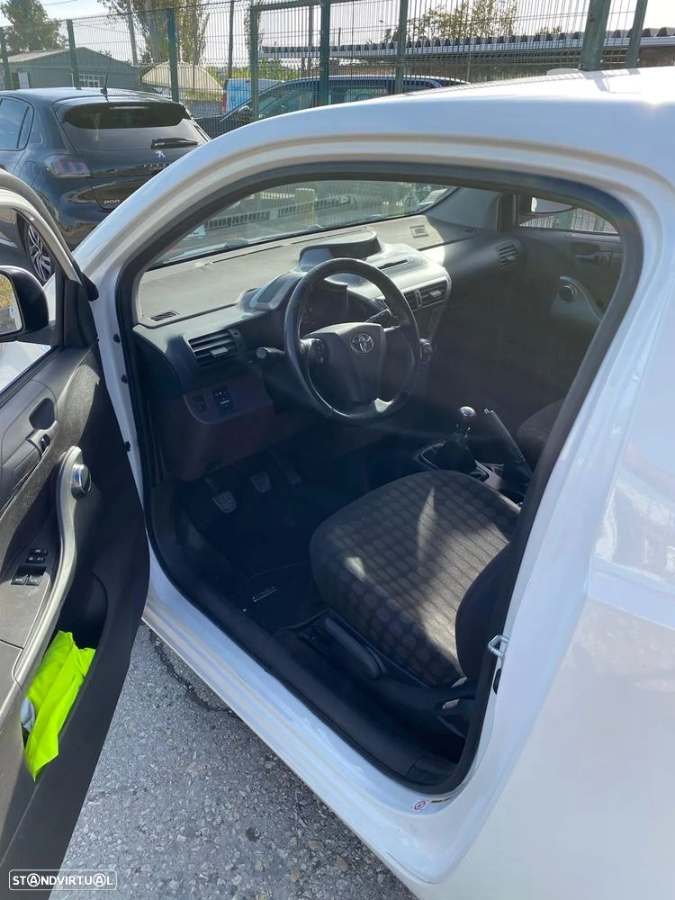 Toyota iQ 1.4 D-4D - 5