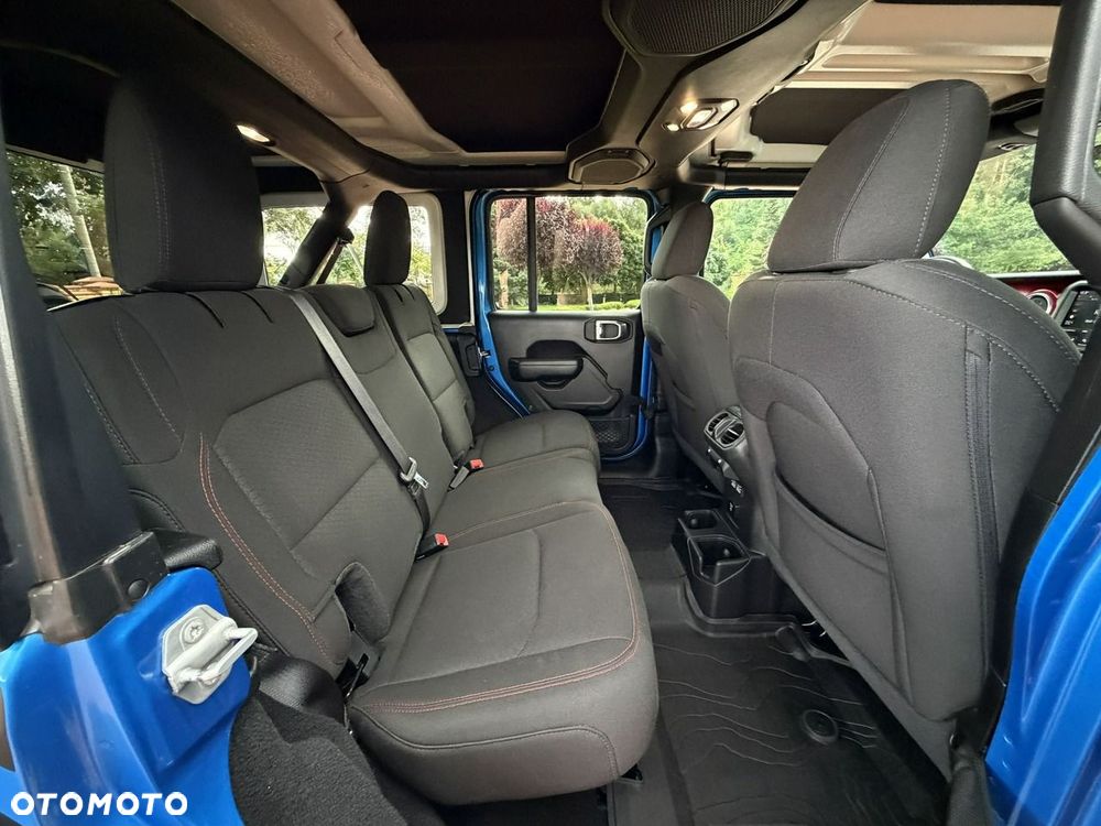 Jeep Wrangler - 40