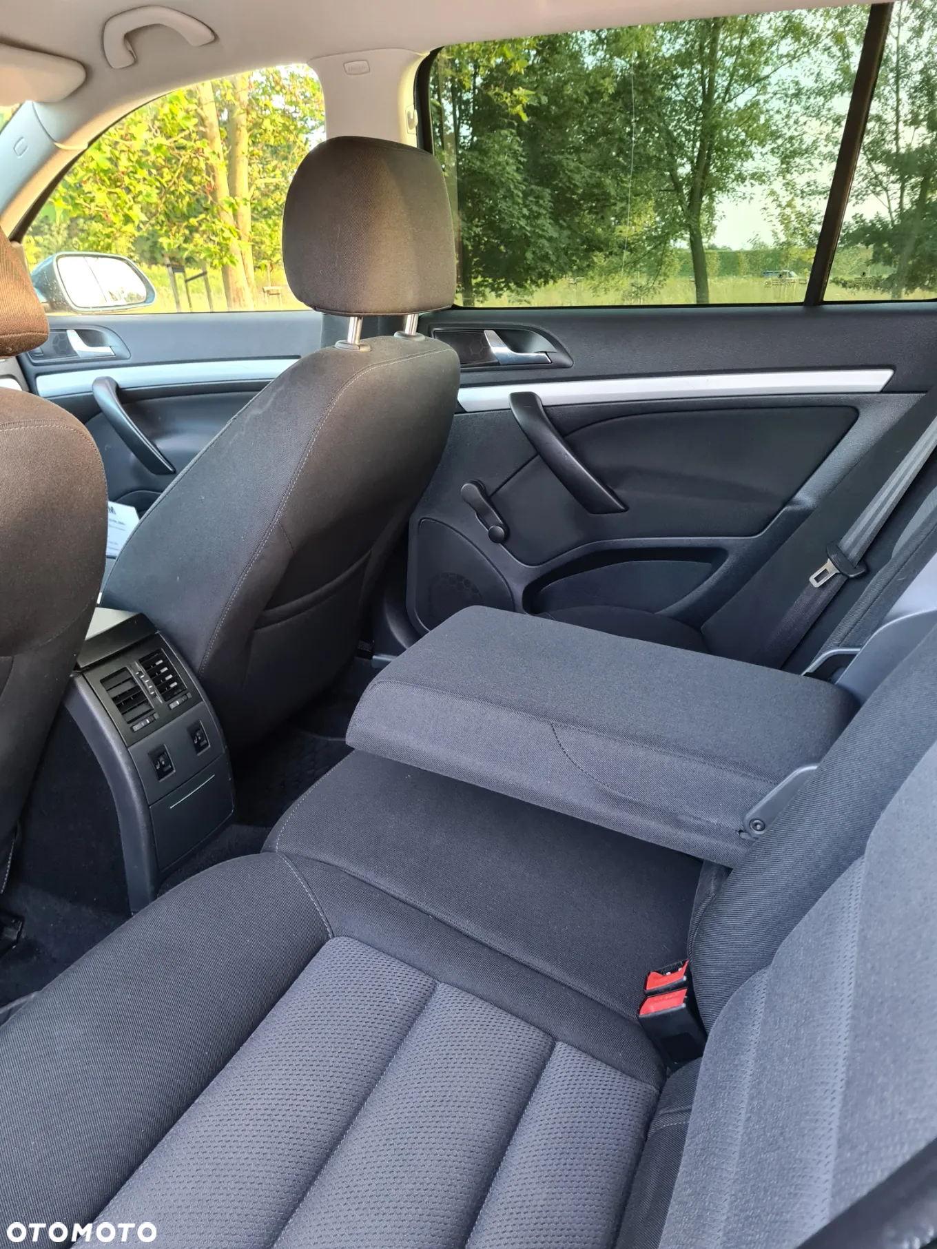 Skoda Octavia 1.6 Ambiente - 12