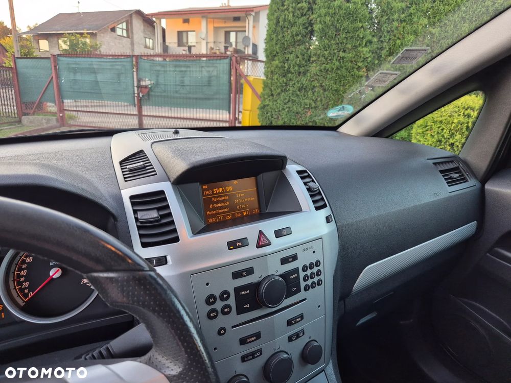 Opel Zafira - 10