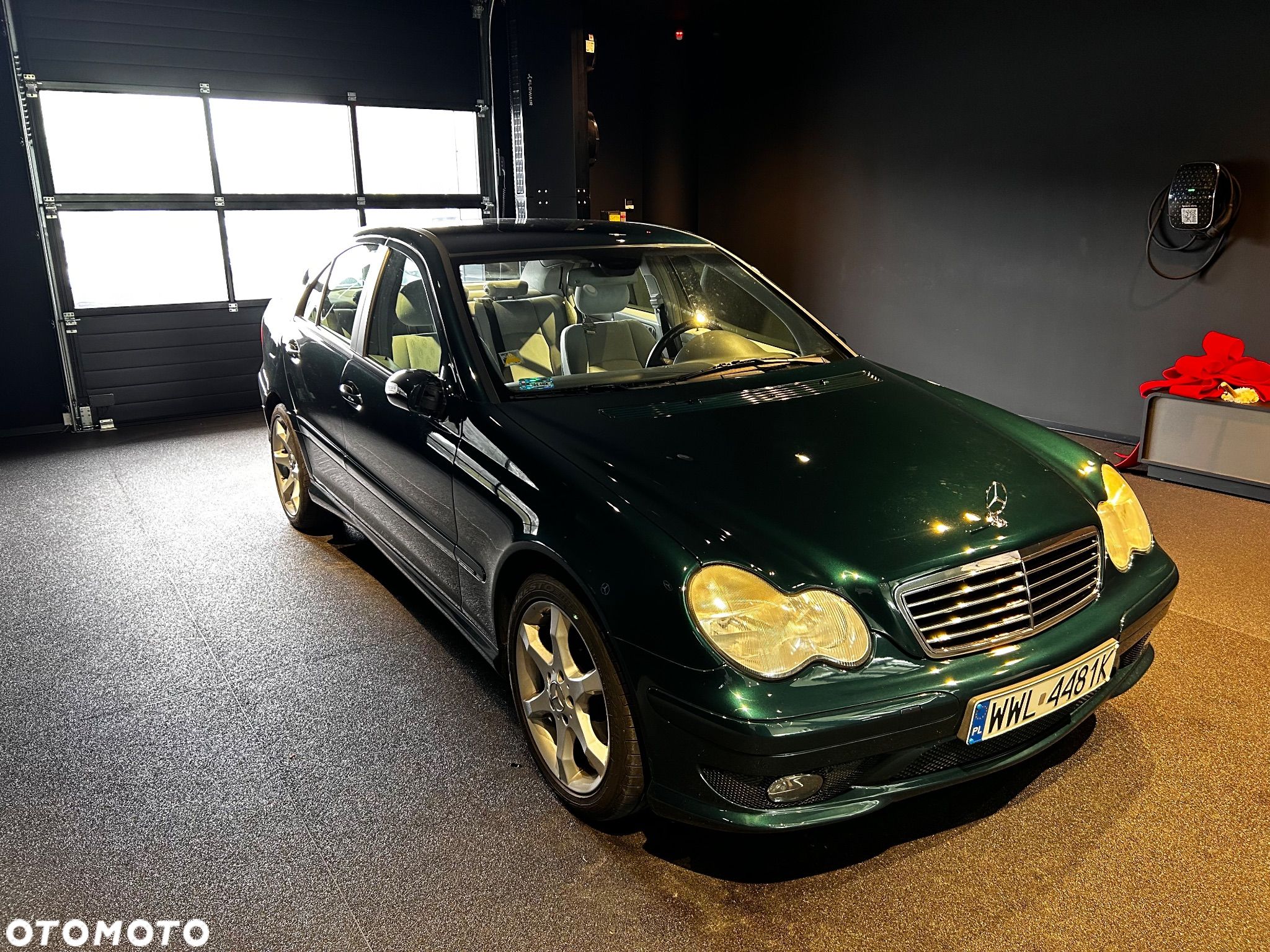 Mercedes-Benz Klasa C 180 Kompressor Automatik Classic Sport Edition - 1