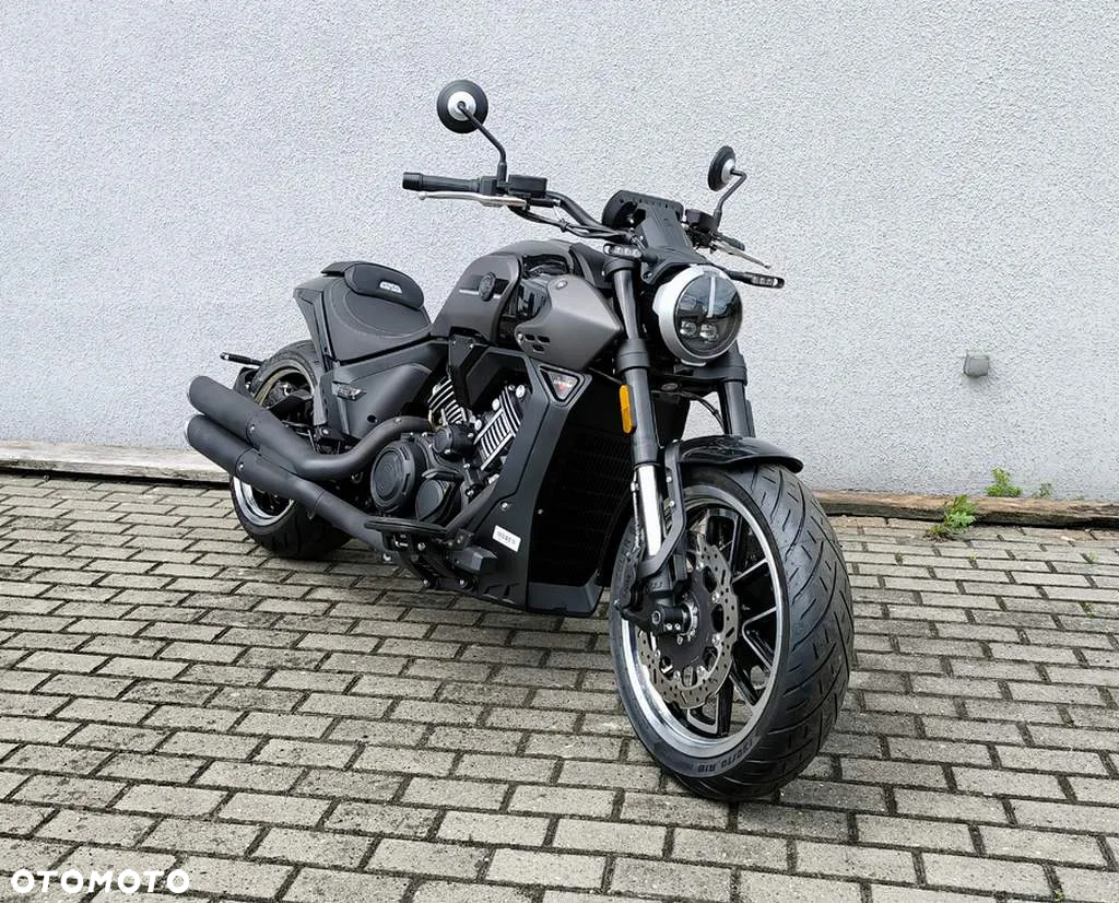 Morbidelli C1002V - 3