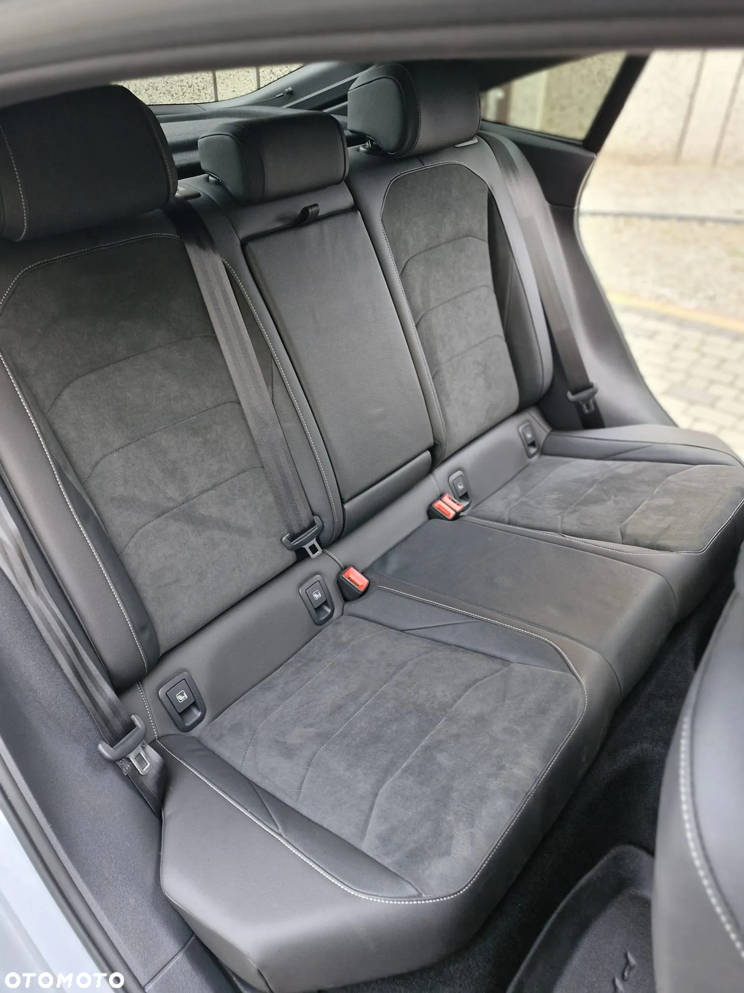 Volkswagen Arteon 2.0 TSI R-Line DSG - 24