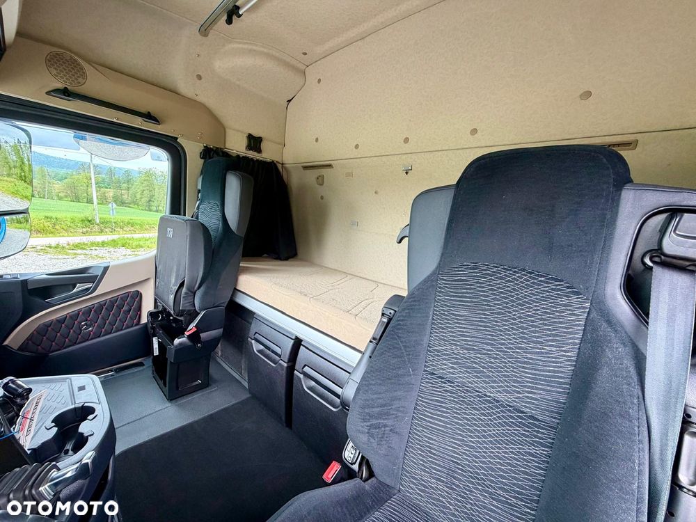 Mercedes-Benz ACTROS 1833 / FIRANKA / WINDA / NOWY TACHOGRAF G2V2 / 19PALET / 8TON ŁADOWNOŚCI / AUTOMAT / DUŻY SILNIK  / SYPIALKA / SERWISOWANY / 2018 / JAK NOWY  / - 17