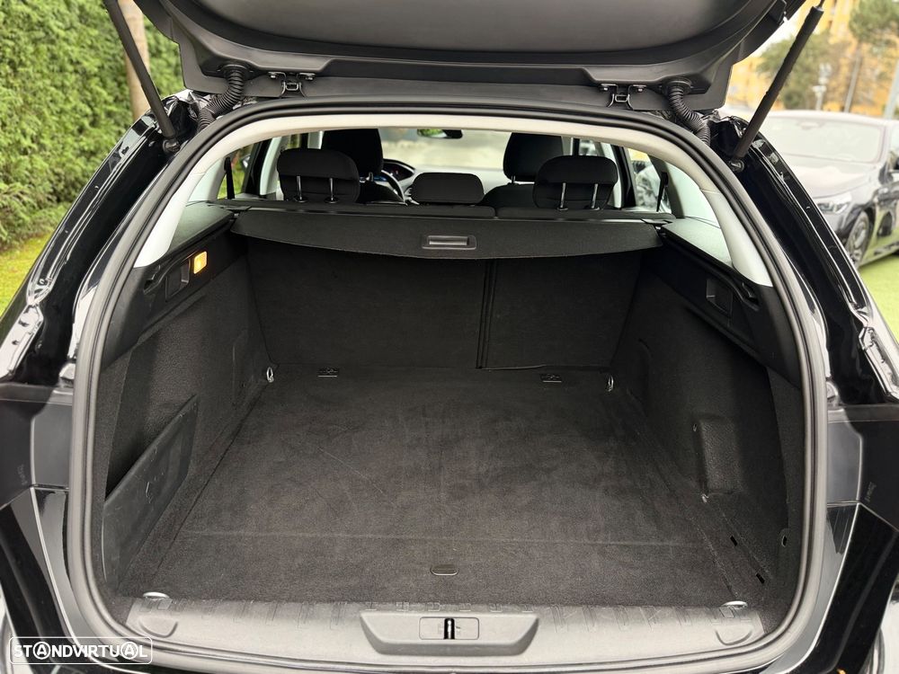 Peugeot 308 SW BlueHDi 130 EAT8 Style - 23