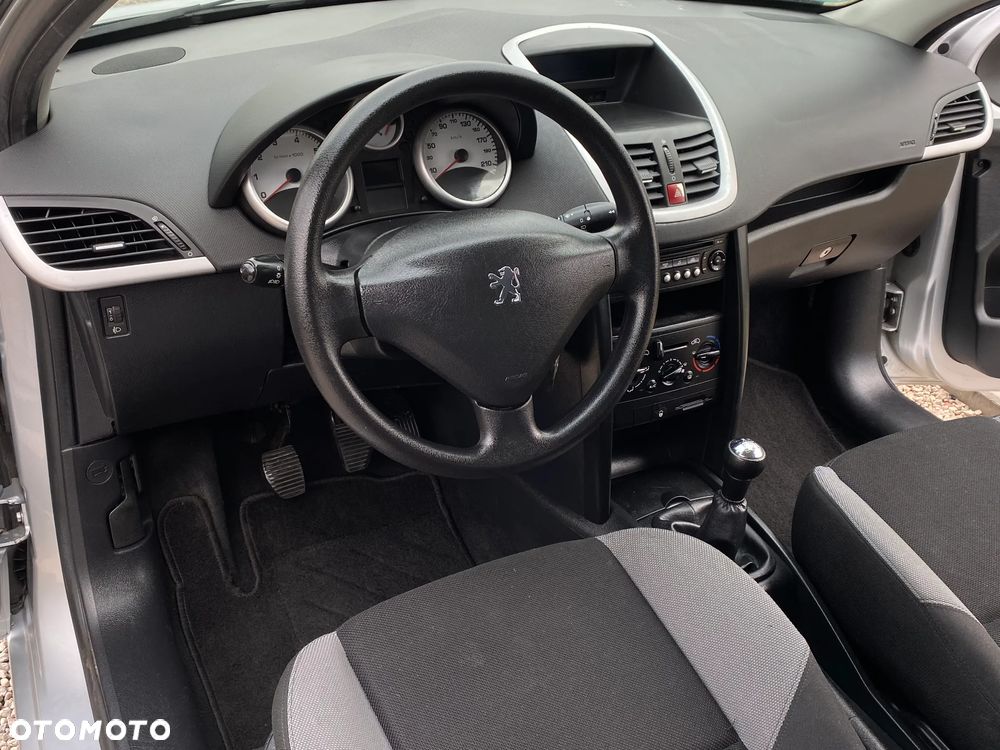 Peugeot 207 75 Urban Move - 26