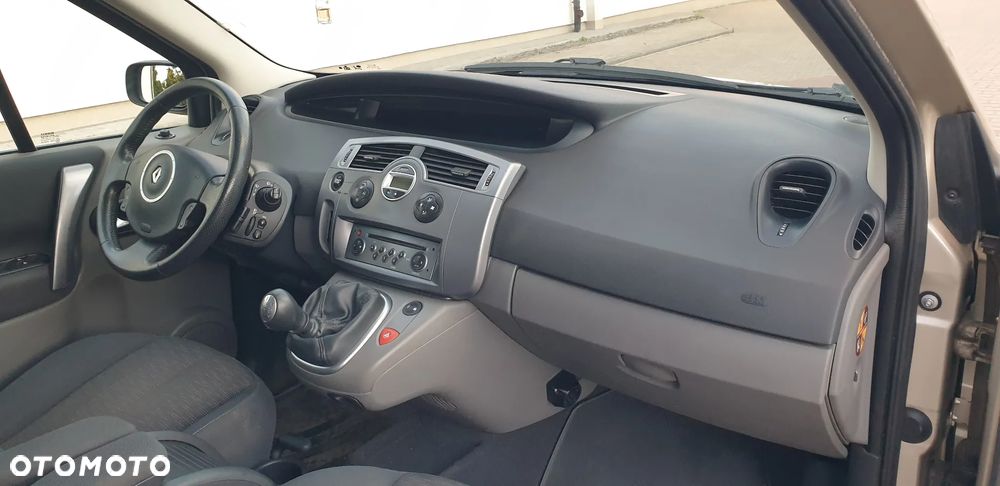 Renault Scenic 1.6 16V Authentique - 11